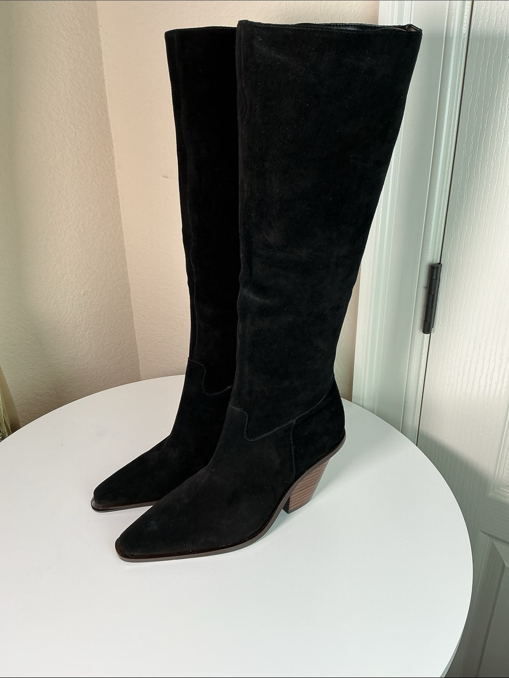NWOB House of Harlow 1960 Black Suede Knee High Heeled Boots - Size 8.5 - Picture 3 of 7